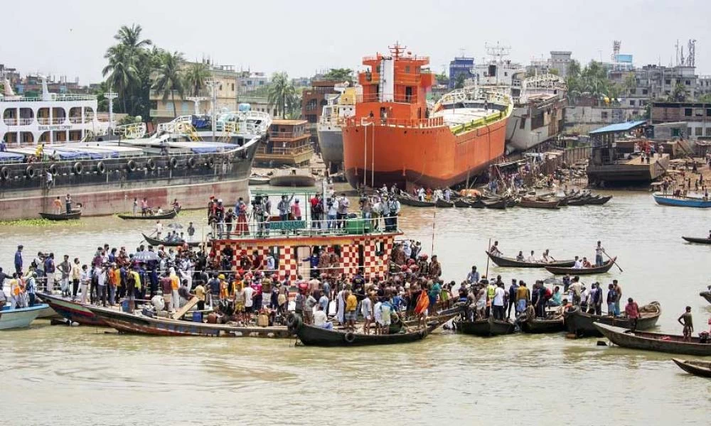 Μπαγκλαντές: Σύγκρουση πλοίων με δεκάδες νεκρούς